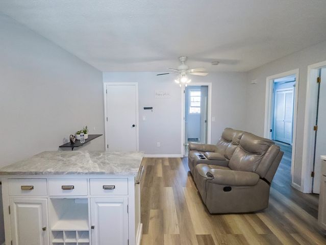 17 Lombard St, Springfield, MA 01105