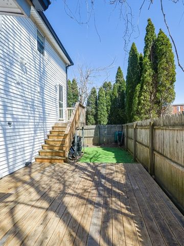 17 Lombard St, Springfield, MA 01105
