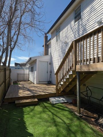 17 Lombard St, Springfield, MA 01105
