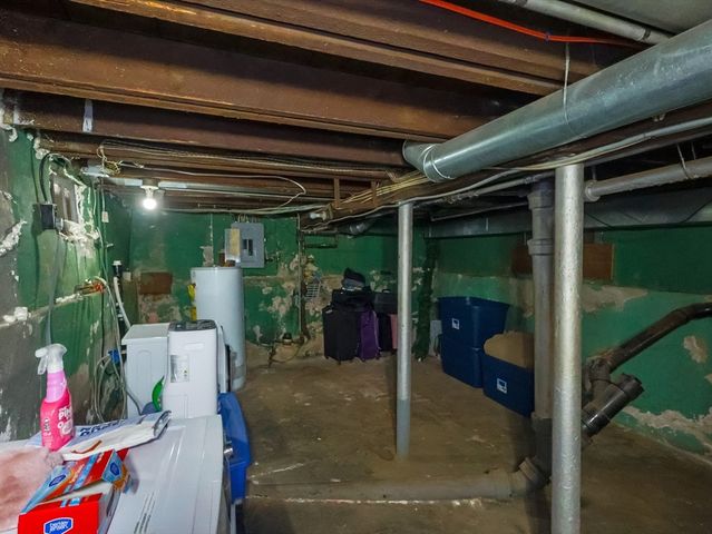 17 Lombard St, Springfield, MA 01105