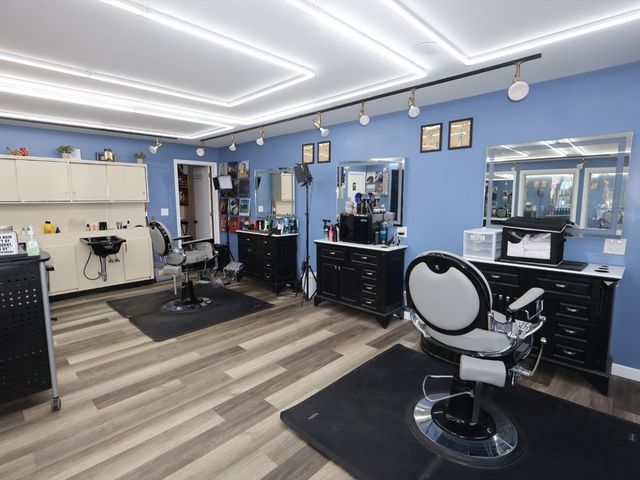17 Lombard St, Springfield, MA 01105