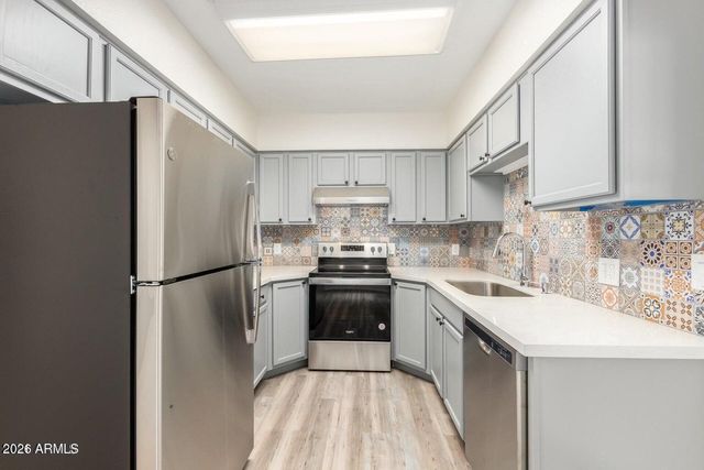 4016 E INDIANOLA Avenue, Phoenix, AZ 85018