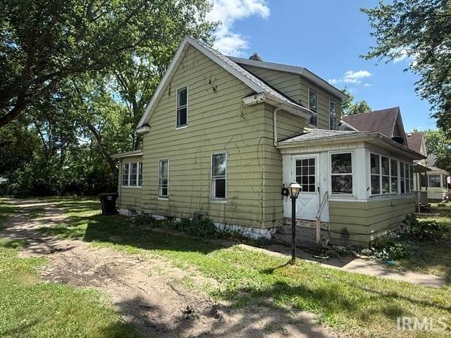 1922 Leer Street, South Bend, IN 46613