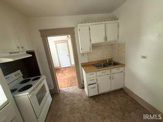 1922 Leer Street, South Bend, IN 46613