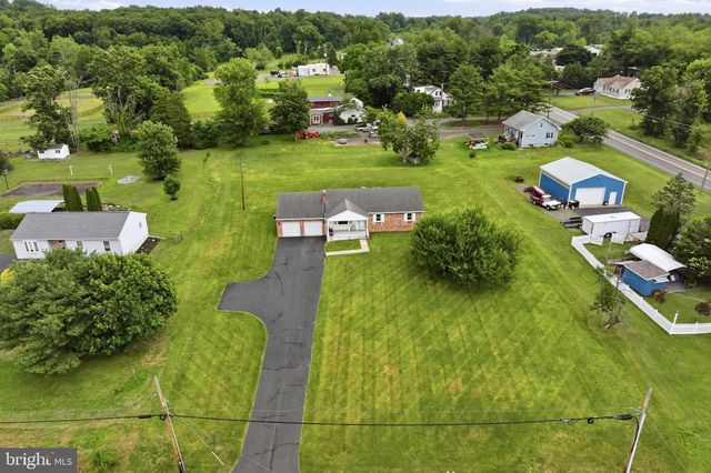 2029 HOFFMANSVILLE RD, Frederick, PA 19435