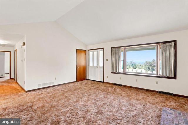 2029 HOFFMANSVILLE RD, Frederick, PA 19435