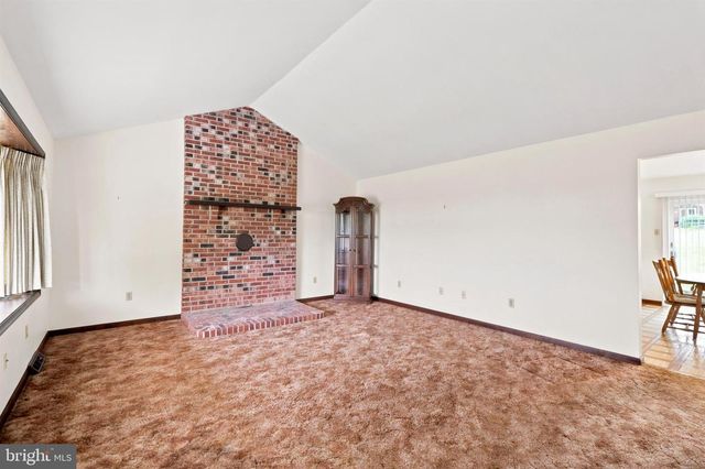 2029 HOFFMANSVILLE RD, Frederick, PA 19435