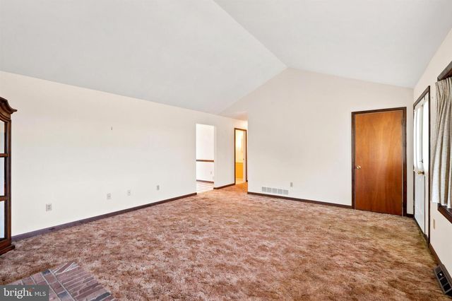 2029 HOFFMANSVILLE RD, Frederick, PA 19435