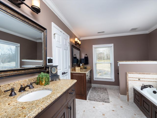 9450 Foothills Ct, Brentwood, TN 37027