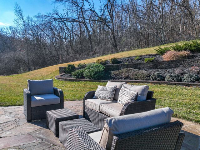 9450 Foothills Ct, Brentwood, TN 37027