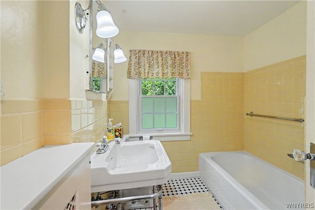 4311 Wildwood Drive, Clarence, NY 14221