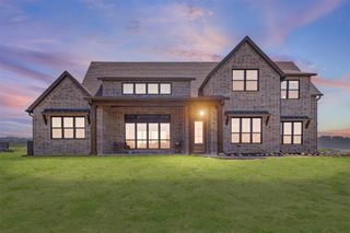 210 Dollie Road, Grandview, TX 76050