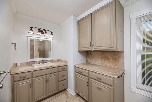 5624 Charlott Street, Fort Worth, TX 76112