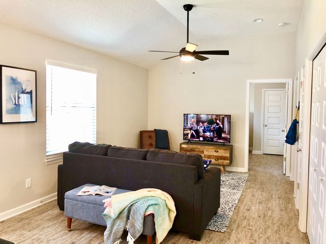 3877 Laurel St, St Augustine, FL 32084