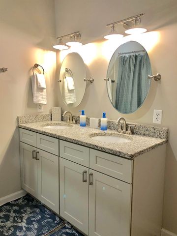 3877 Laurel St, St Augustine, FL 32084