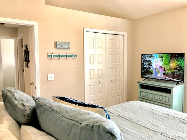 3877 Laurel St, St Augustine, FL 32084