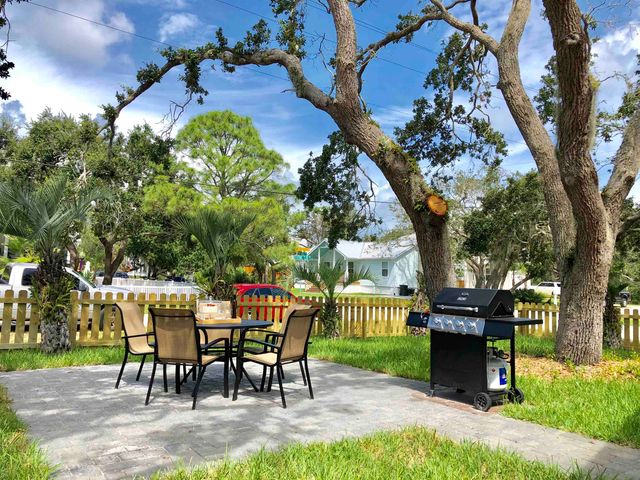 3877 Laurel St, St Augustine, FL 32084