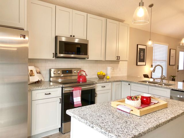 3877 Laurel St, St Augustine, FL 32084