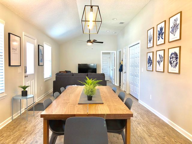 3877 Laurel St, St Augustine, FL 32084