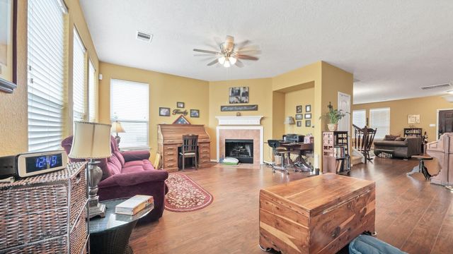 692 Casual Lane, League City, TX 77573