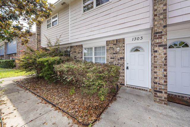 1303 Mathis Ferry Road, Mount Pleasant, SC 29464