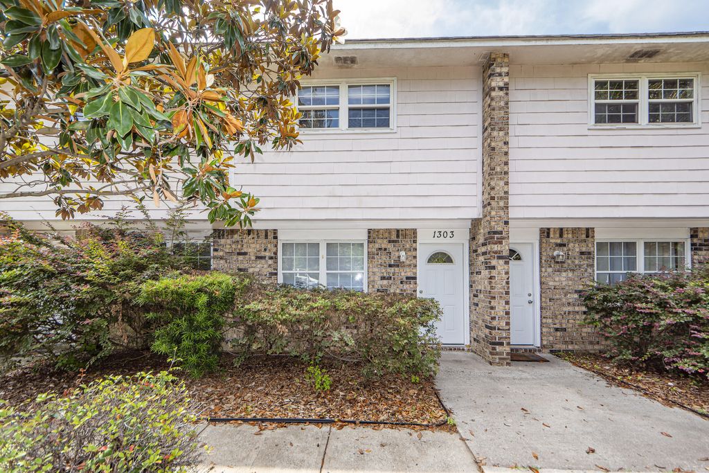 1303 Mathis Ferry Road, Mount Pleasant, SC 29464