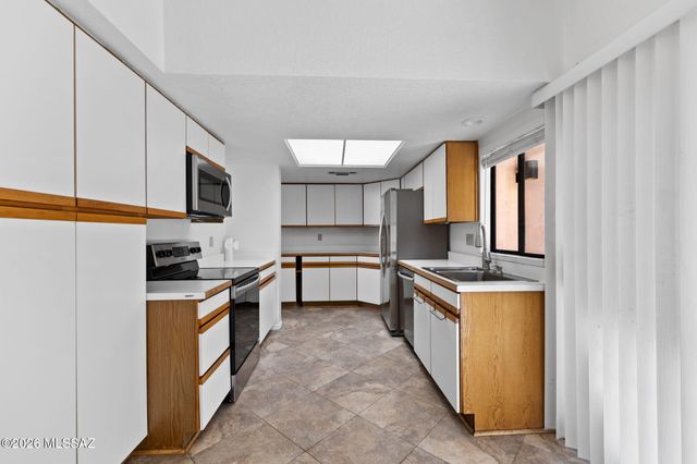 3362 N Carrywood Drive, Tucson, AZ 85712