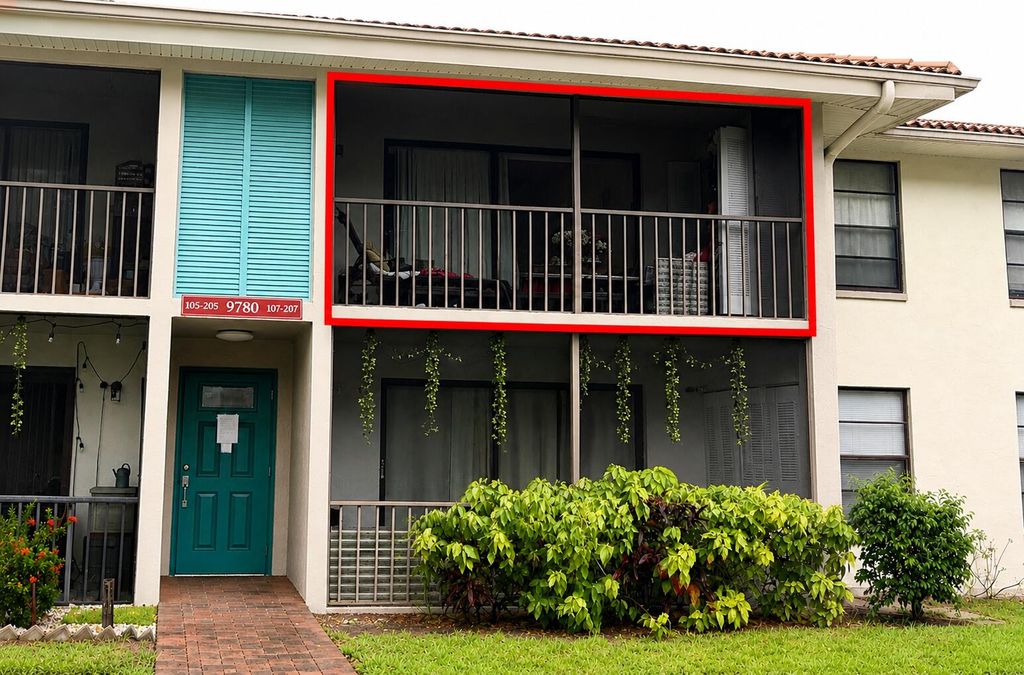 9780 PINEAPPLE TREE Drive 207, Boynton Beach, FL 33436