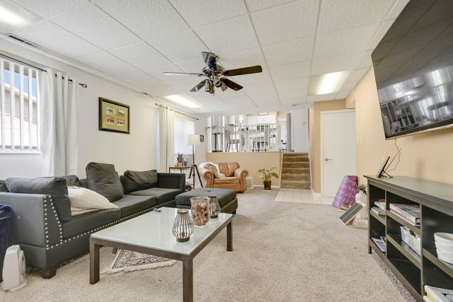 8218 170th Street, Tinley Park, IL 60477