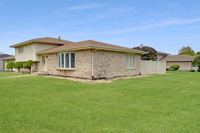 8218 170th Street, Tinley Park, IL 60477