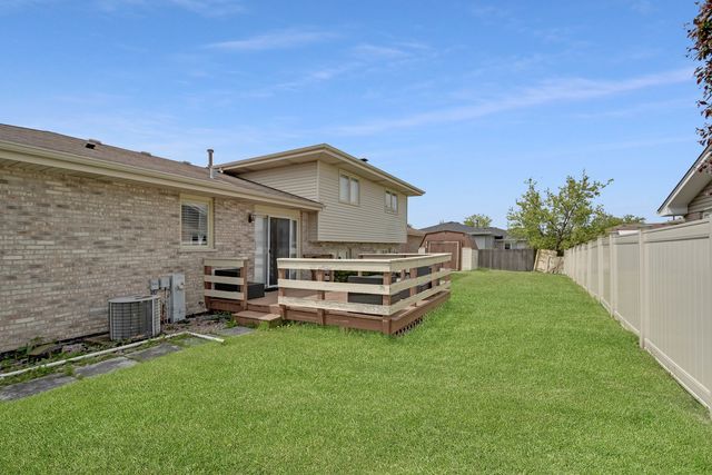 8218 170th Street, Tinley Park, IL 60477