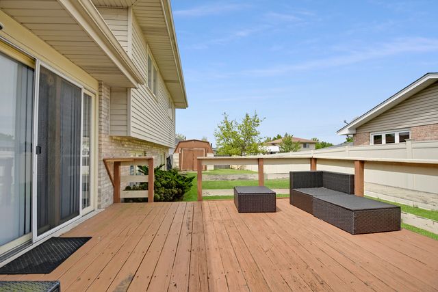 8218 170th Street, Tinley Park, IL 60477