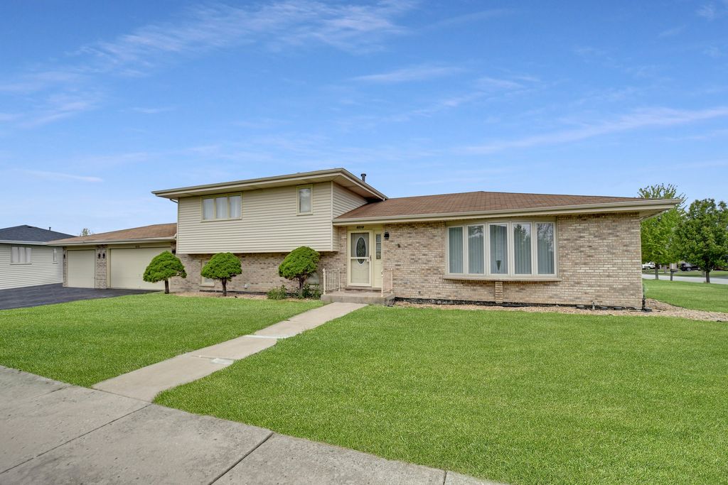 8218 170th Street, Tinley Park, IL 60477