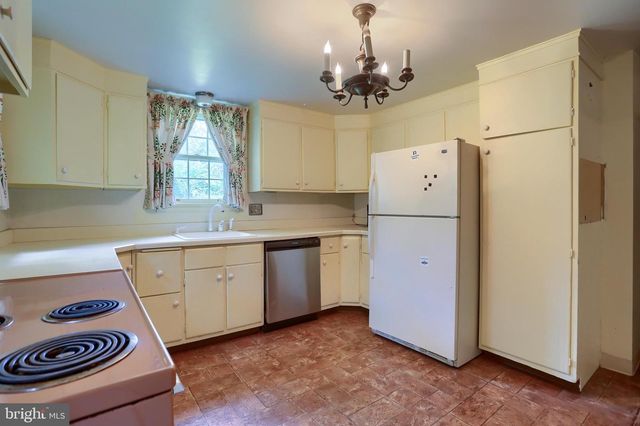 727 ARLINGTON RD, Camp Hill, PA 17011