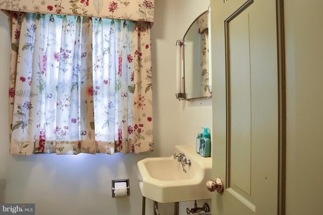 727 ARLINGTON RD, Camp Hill, PA 17011