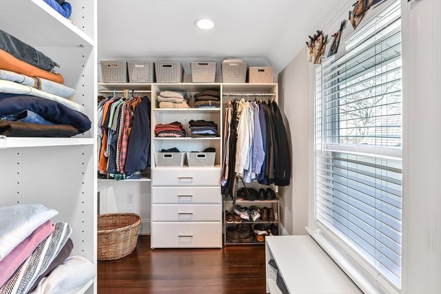 58 Metropolitan Ave 2, Boston, MA 02131