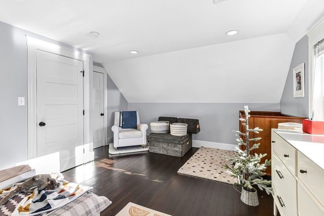 58 Metropolitan Ave 2, Boston, MA 02131