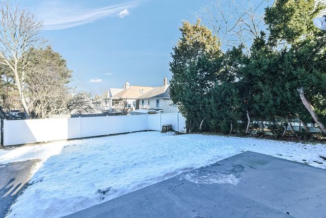 58 Metropolitan Ave 2, Boston, MA 02131