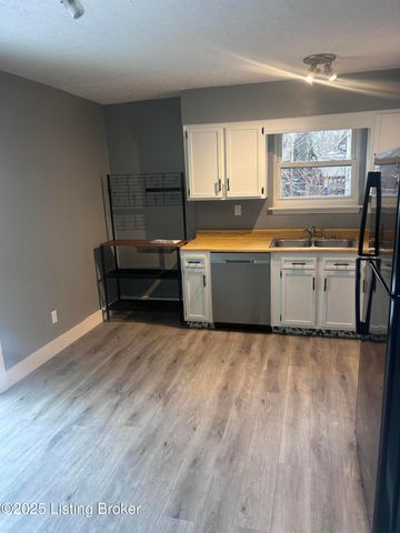 10920 Oak Harbor Dr, Louisville, KY 40299