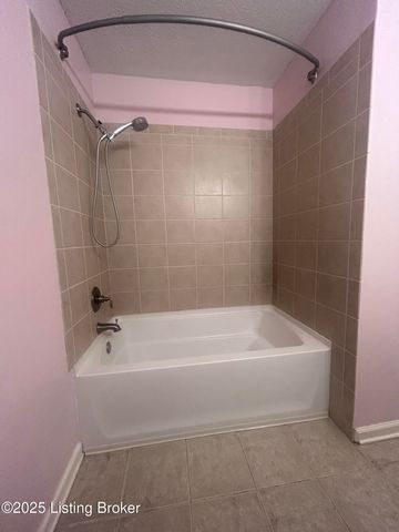 10920 Oak Harbor Dr, Louisville, KY 40299