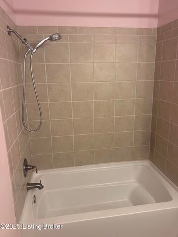 10920 Oak Harbor Dr, Louisville, KY 40299