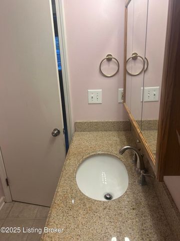 10920 Oak Harbor Dr, Louisville, KY 40299