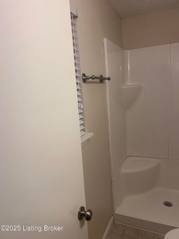 10920 Oak Harbor Dr, Louisville, KY 40299