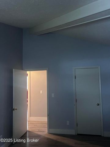 10920 Oak Harbor Dr, Louisville, KY 40299