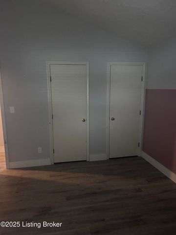 10920 Oak Harbor Dr, Louisville, KY 40299