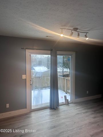 10920 Oak Harbor Dr, Louisville, KY 40299