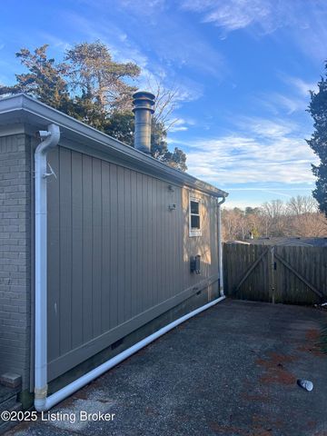 10920 Oak Harbor Dr, Louisville, KY 40299