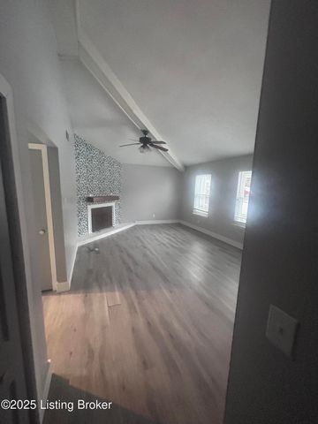 10920 Oak Harbor Dr, Louisville, KY 40299