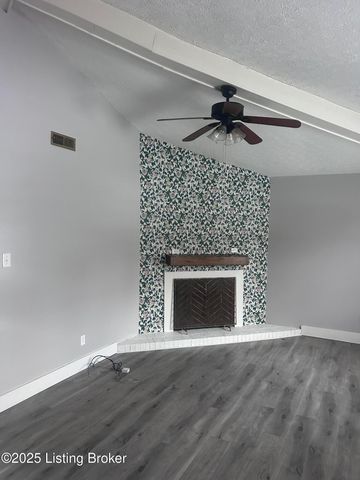 10920 Oak Harbor Dr, Louisville, KY 40299