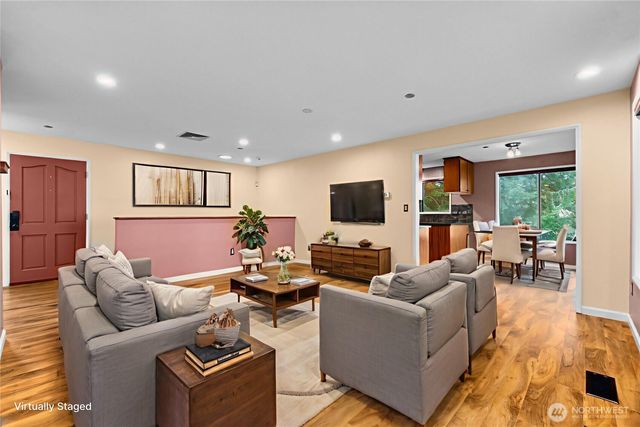 1406 Evergreen Park Lane SW, Olympia, WA 98502